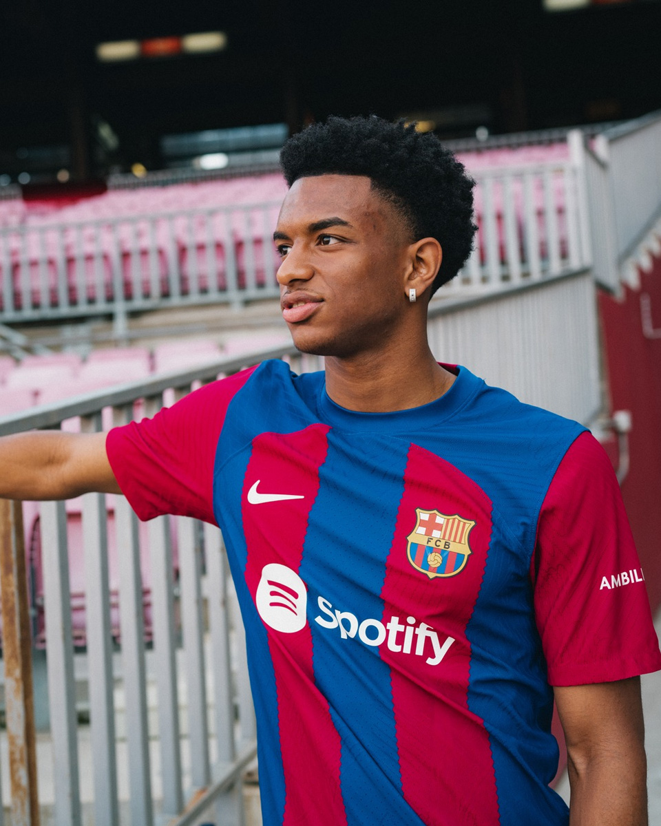 Áo Đấu Sân Nhà Barcelona 2023-24
