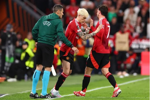Man Utd trắng tay, Ferdinand chỉ trích Amorim vì cất Garnacho