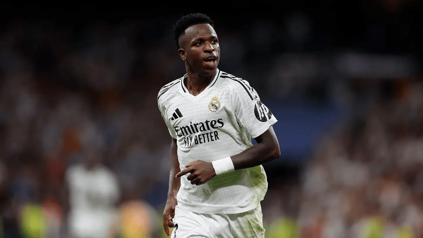 Cầu thủ chạy cánh của Real Madrid Vinicius gặp chấn thương