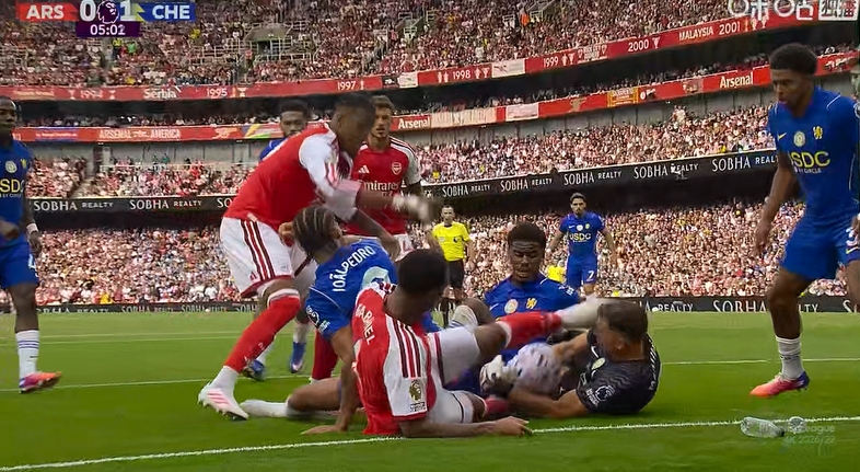 Gabriel Escapes a Card for Kicking Martinez in the Head