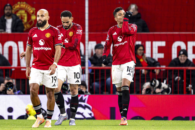 Báo động đỏ MU: 4 trụ cột vắng mặt khi làm khách trước Aston Villa đang thắng 9 trận liên tiếp