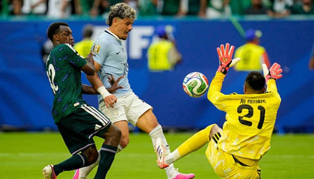 Ả Rập Xê Út 1-1 Uruguay | Al-Owais có 9 pha cứu thua, Al-Amri ghi bàn mở tỷ số, còn Araujo lập công gỡ hòa