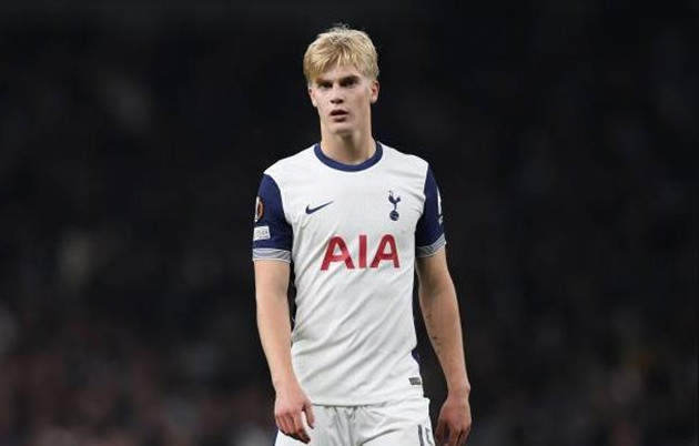 CHÍNH THỨC: Lucas Bergvall ký hợp đồng dài hạn với Tottenham tới năm 2031