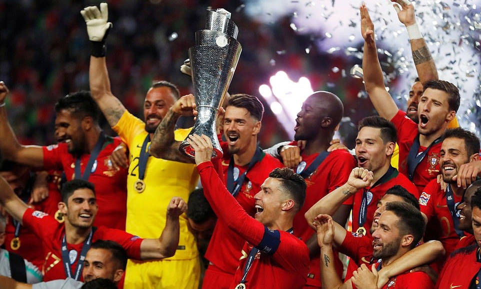 Ronaldo 40 tuổi đã giành 36 danh hiệu trong sự nghiệp: 3 danh hiệu cấp ĐTQG, 33 danh hiệu cấp CLB