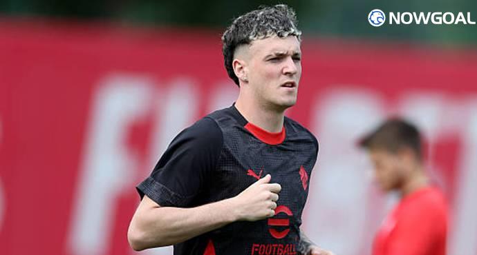AC Milan Stand Firm, Reject €25M Napoli Bid for Rising Star Alex Jimenez