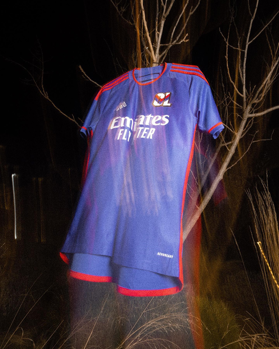 Áo Đấu Sân Khách Của Lyonnais 2023-24