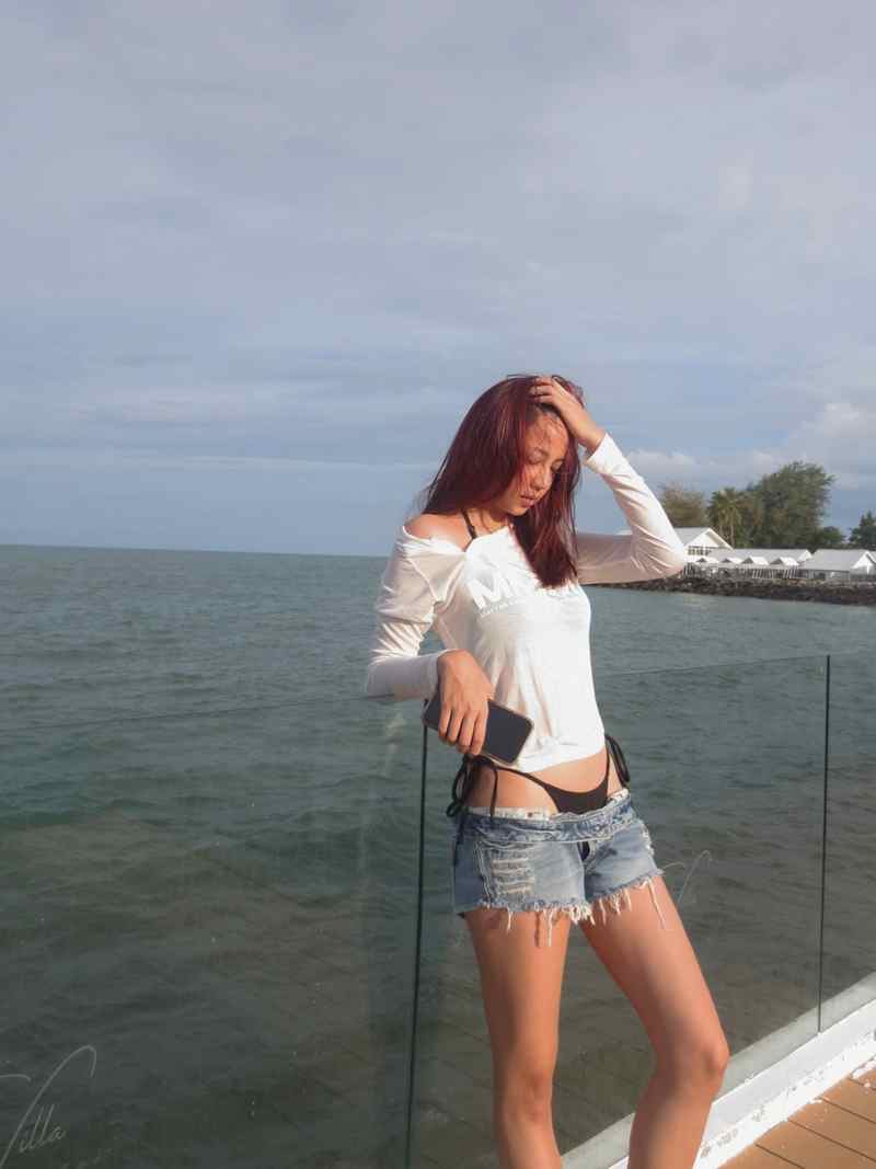 น้องตั้งตา ลูกกีต้าร์ ศิริพิชญ์ เปิดโหมดเซ็กซี่เบา ๆ แดดแรง ๆ ยังต้านไม่อยู่
