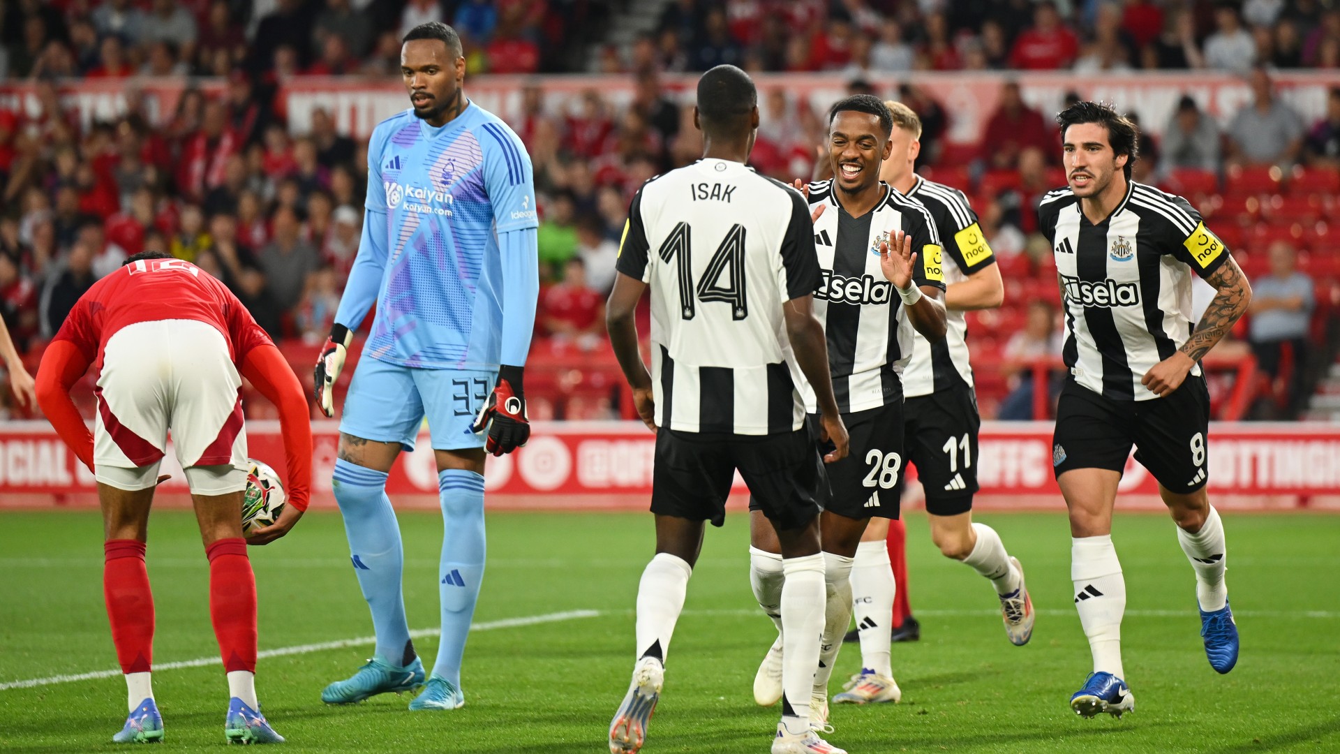 Kết quả Cúp Liên Đoàn Anh: Nottingham Forest 1-1 Newcastle United(pen 3-4)