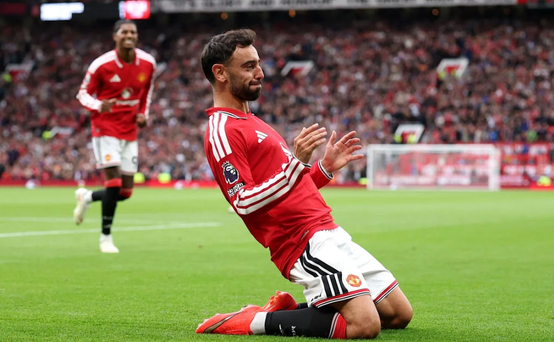 Đội trưởng Quỷ đỏ! Bruno Fernandes lập hat-trick + 1 kiến tạo, dẫn dắt Man United ngược dòng ngoạn mục