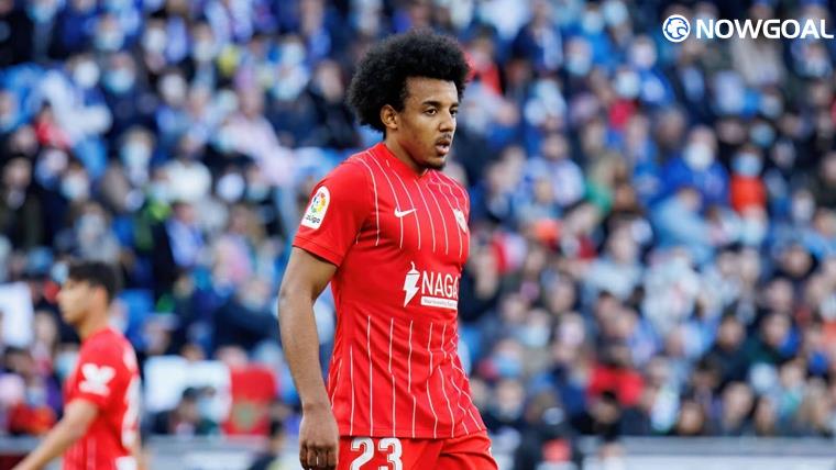 Arsenal eyeing statement £65m signing of Barcelona star