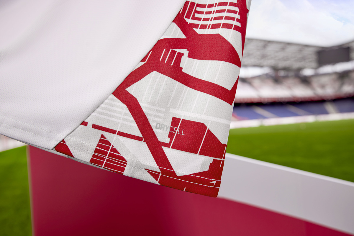 Áo dấu sân nhà Red Bull Salzburg cho mùa giải 2024-25
