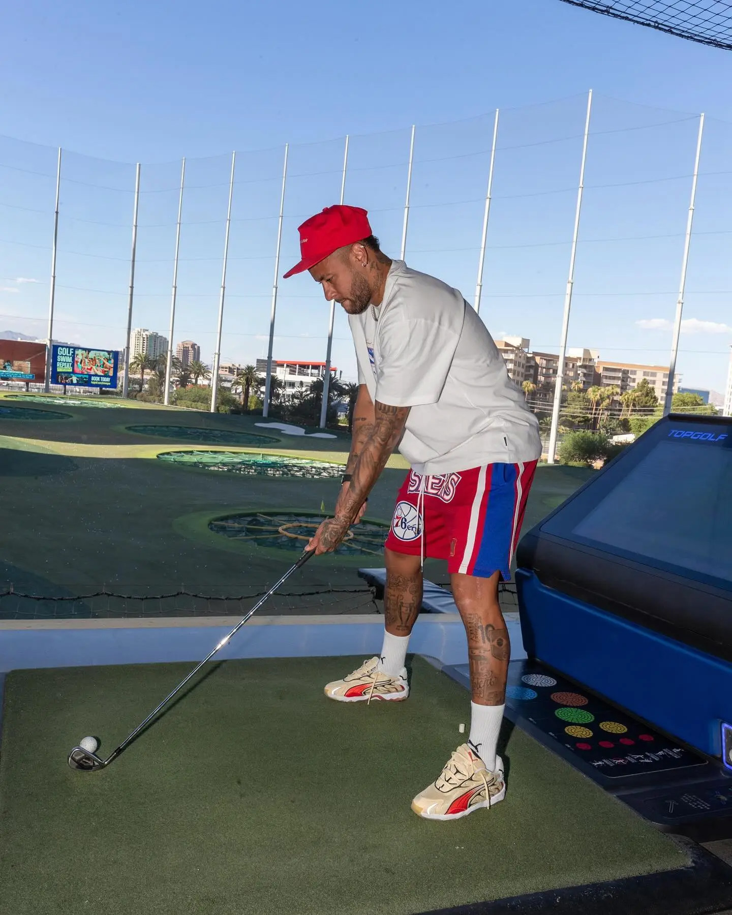 Từ Los Angeles đến Las Vegas! Neymar đăng ảnh ở Mỹ: chơi bài Poker, gặp bạn bè, xem bóng đá