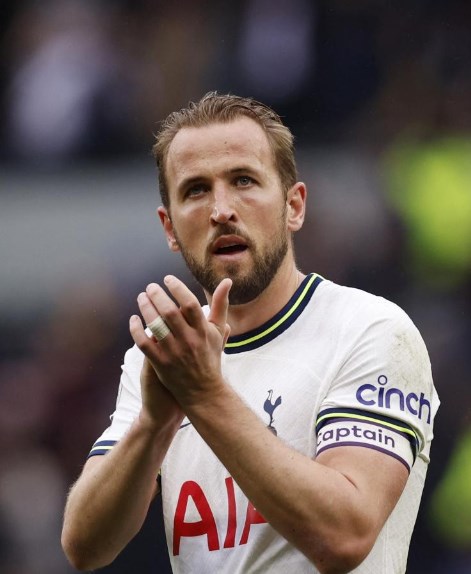 Falk:Giám đốc điều hành của Bayern hủy chuyến công du châu Á và sẽ nói chuyện với Levy về Kane vào thứ Sáu