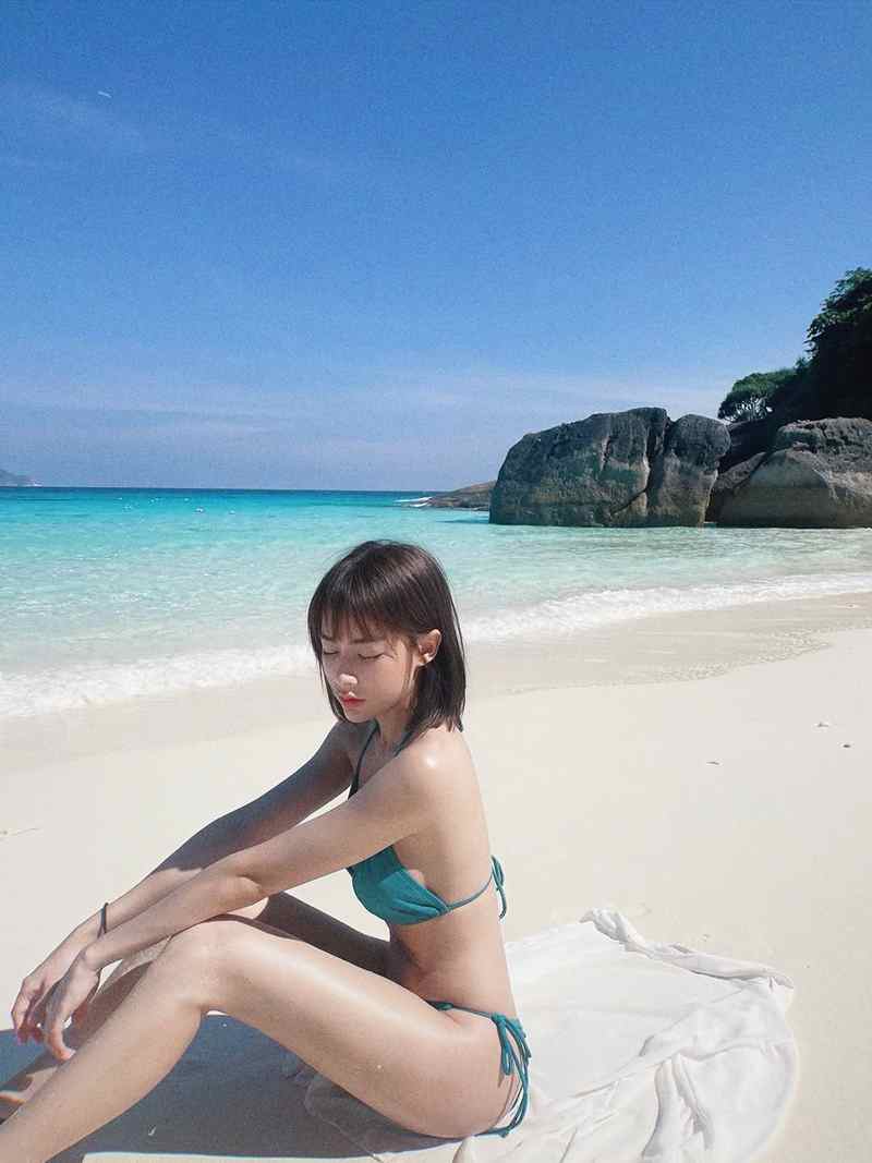 ฟางโกะ เผยภาพเซตใหม่ ใส่ชุดบิกินี่ตัวจิ๋วสีฟ้า