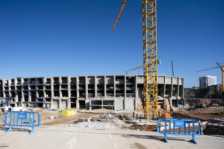 Truyền thông Pháp: Công trình sân Camp Nou bị trì hoãn, gây thiệt hại tài chính lớn cho Barca