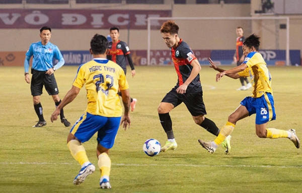 ĐT Việt Nam nhận 'tin sét đánh' từ Hoàng Đức