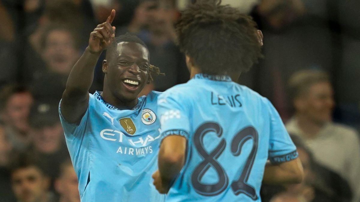 Manchester City Edges Past Watford in League Cup