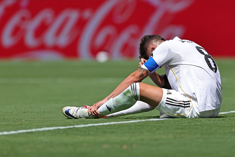 Cơ thể của Valverde đang gần đến giới hạn; tình trạng căng cơ này là dấu hiệu cảnh báo tình trạng gắng sức quá mức liên tục