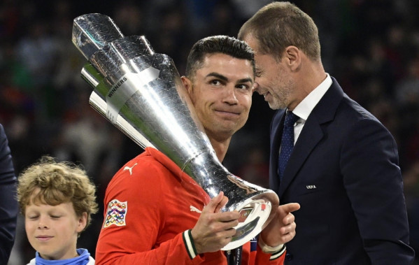 CHÍNH THỨC: Ronaldo chốt tương lai ở Ả Rập sau khi vô địch Nations League
