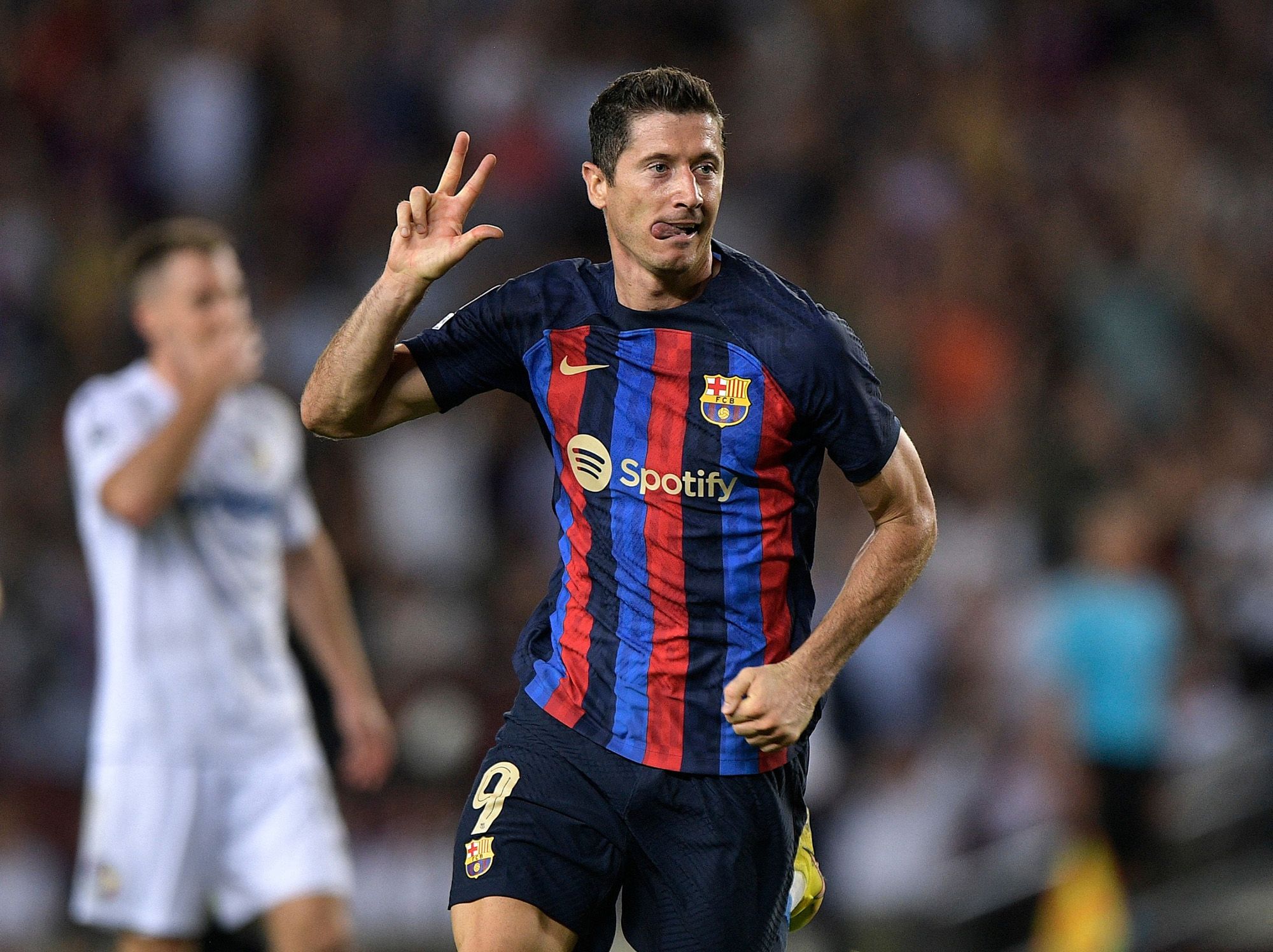 Laporta: Lewandowski sẵn sàng giảm lương để công bằng tài chính, nhưng không cần thiết