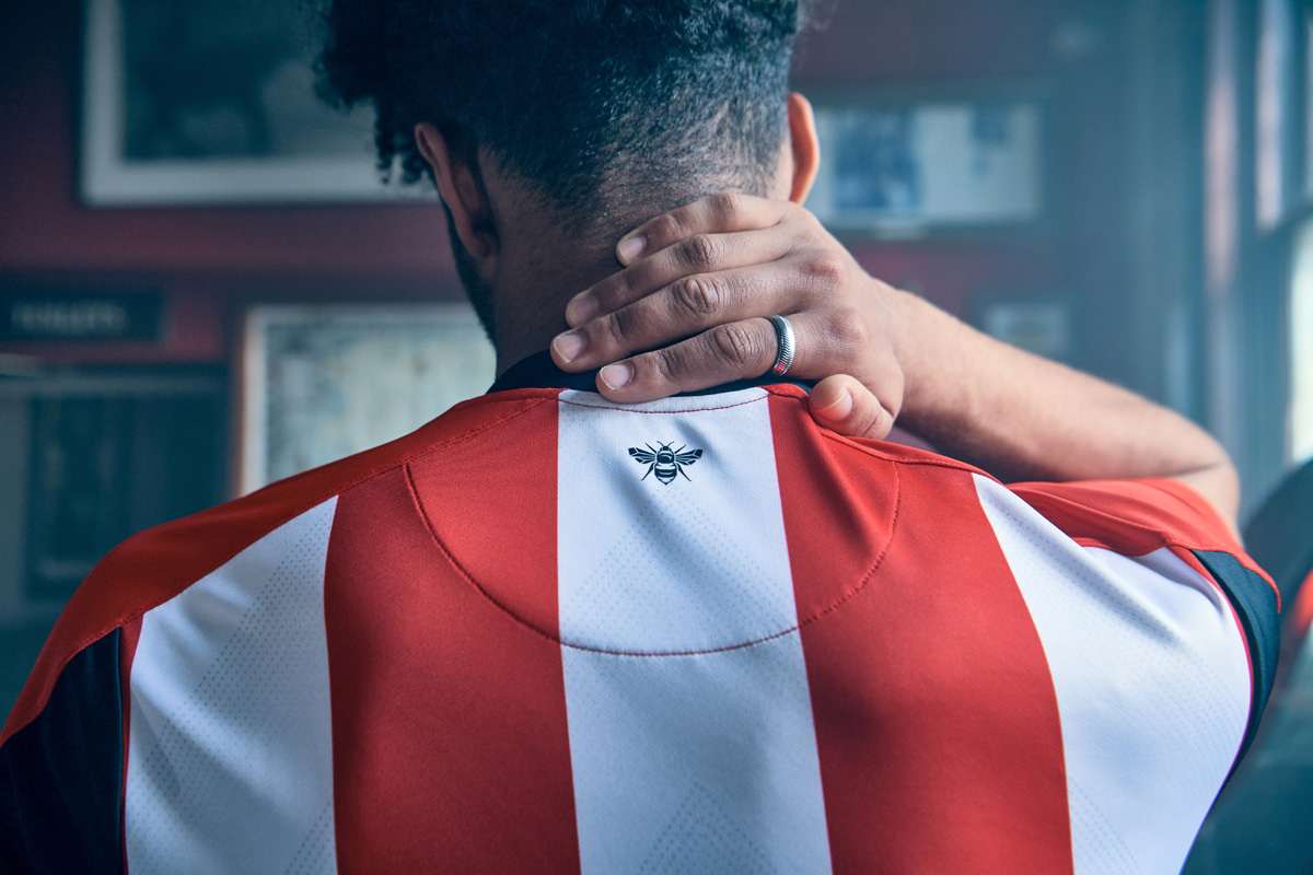 Áo Đấu Sân Nhà Brentford 2023-25