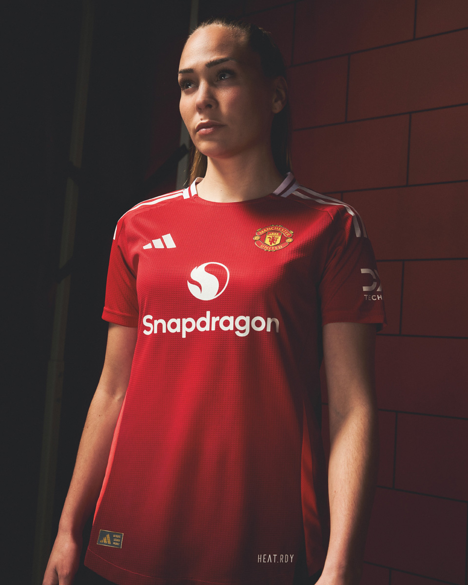Áo đấu sân nhà của Manchester United cho mùa giải 2024-25