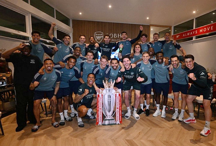 Kết thúc 22 năm chờ đợi! Arsenal vô địch Ngoại hạng Anh sớm 1 vòng, giành chức vô địch giải đấu cao cấp thứ 14