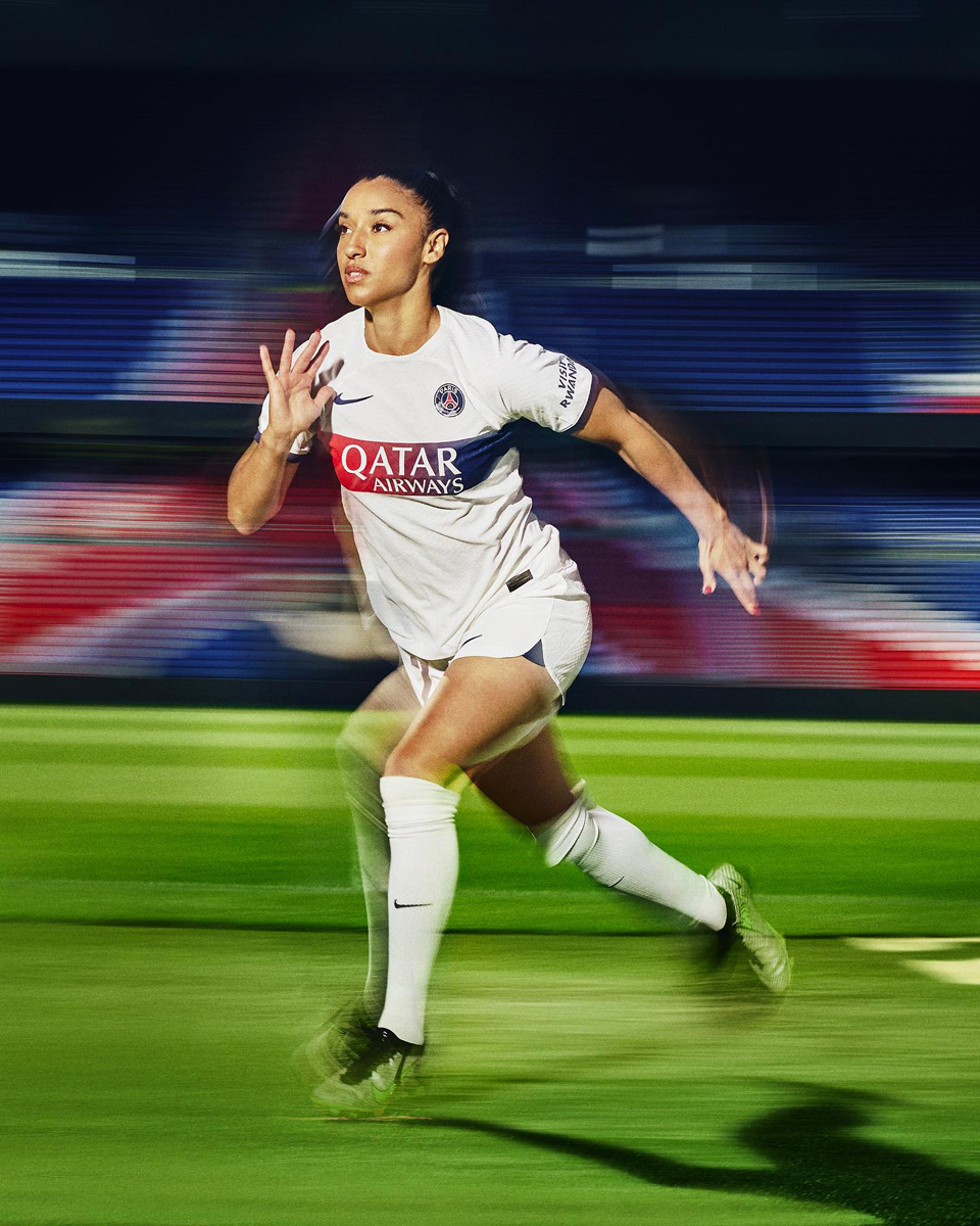 Áo Đấu Sân Khách Của Paris Saint-Germain 2023-24