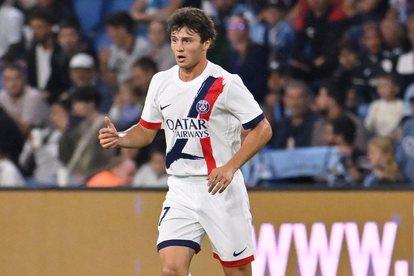 Man Utd Face Transfer Setbacks as Rivals Snatch Targets