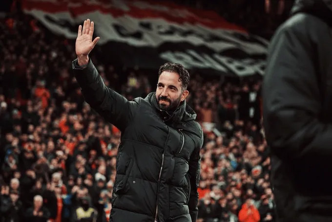 Amorim: Người hâm mộ Manchester United khiến tôi cảm thấy như đang ở nhà; đội bóng giờ cần để giảm số lần mất quyền bóng