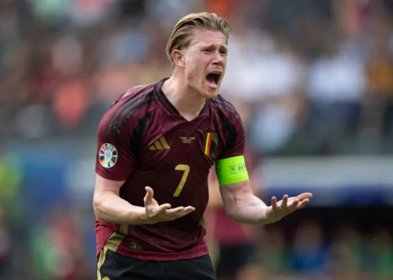 Sao Man City Kevin De Bruyne phớt lờ truyền thông Anh sau trận thua mở màn EURO 2024