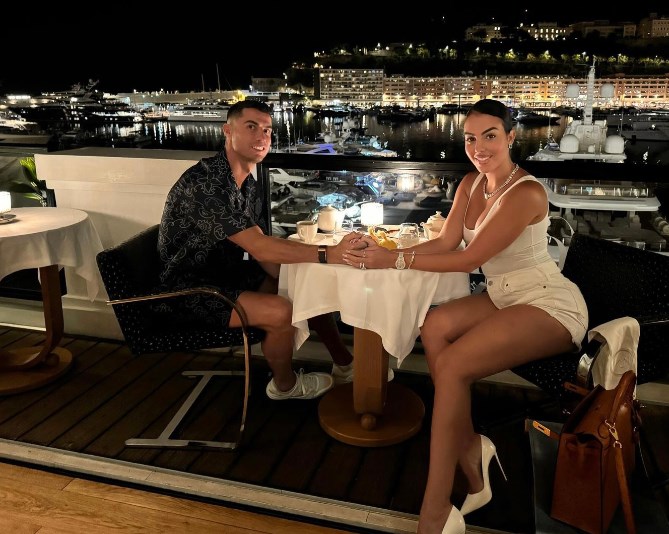 Georgina đăng ảnh Ronaldo và các con chơi ở Monaco: Tôi yêu chúng❤️