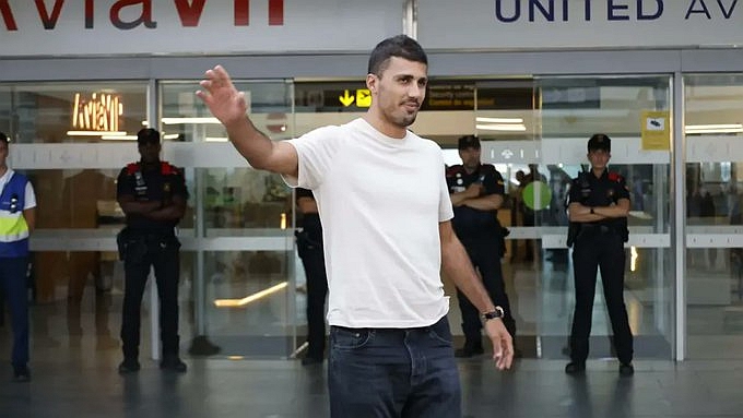 Rodri: Giấc mơ khoác áo Barca, sẵn sàng chiến đấu vì Champions League