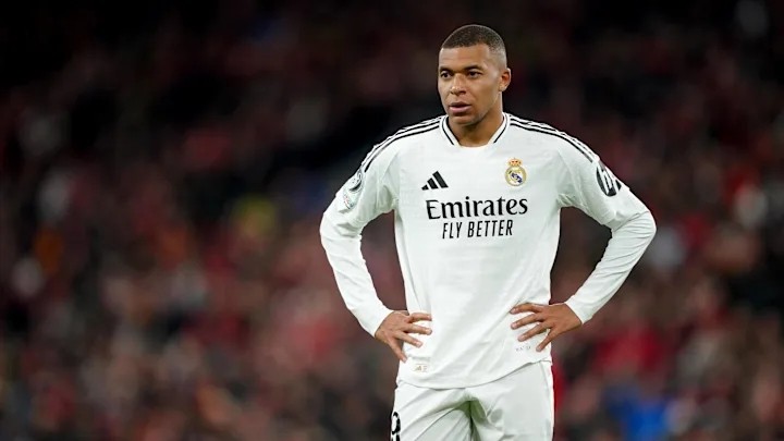 French journalist: Mbappe is in a depressive phase and is seeking help from specialists to address the issue