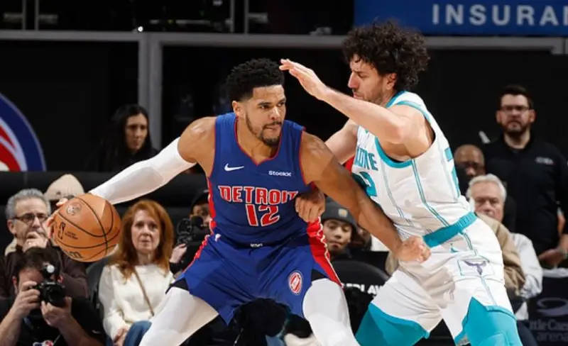 Pistons giành chiến thắng trên sân nhà trước Hornets
