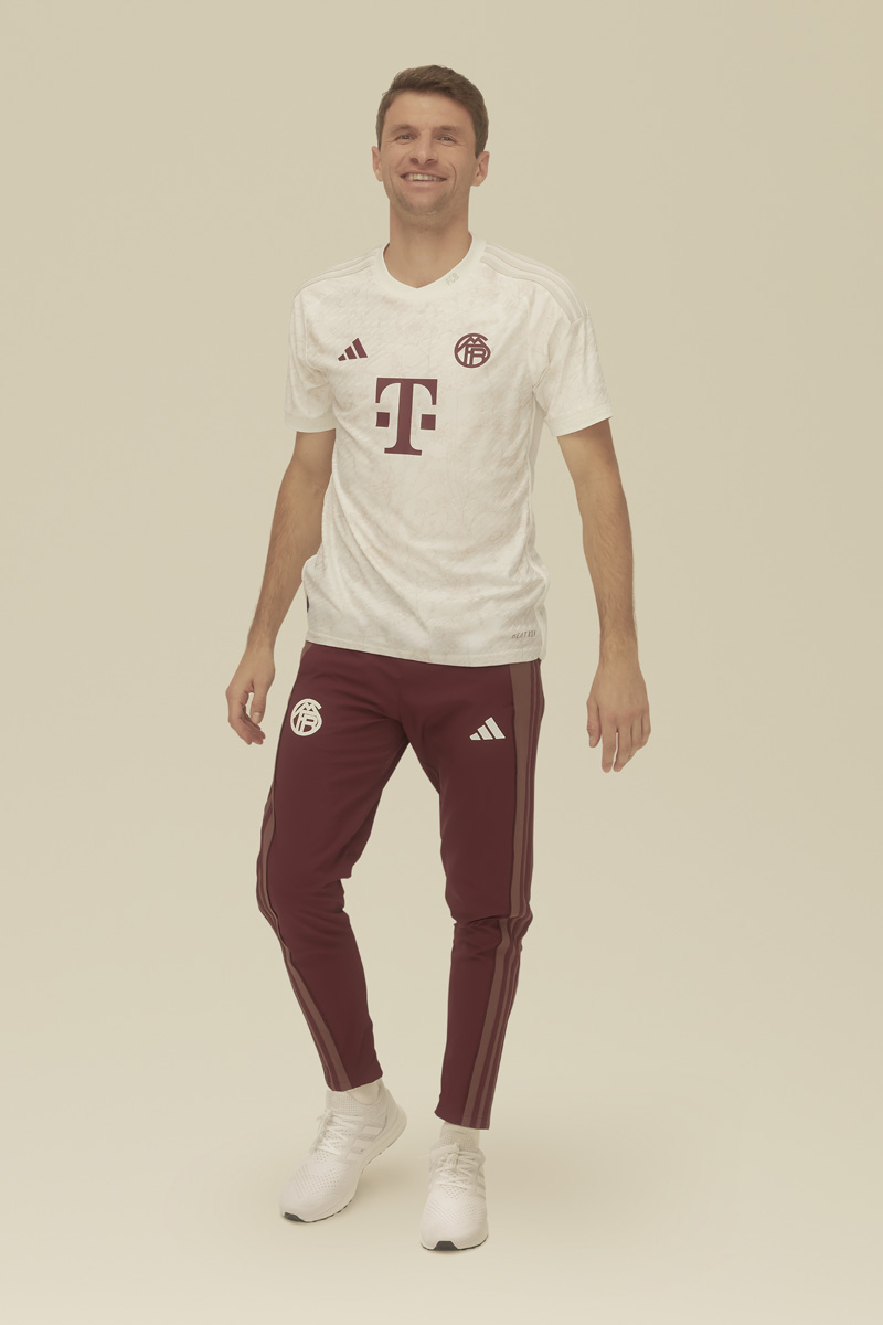 Áo Đấu Sân Khách Thứ Hai Của Bayern Munich 2023-24