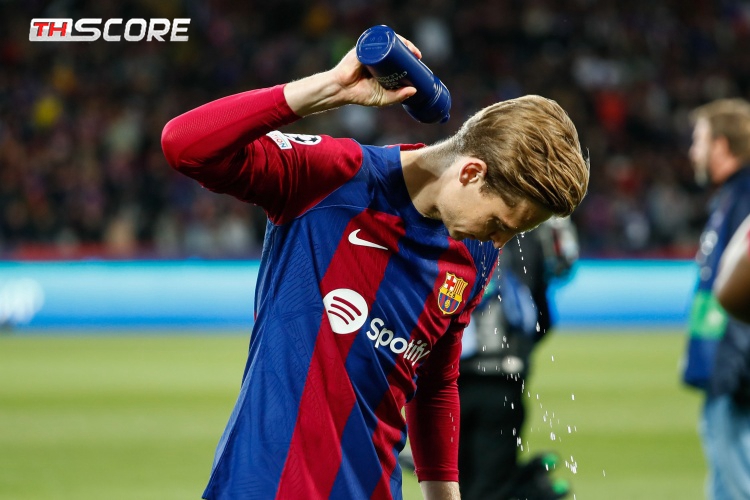 เดอ ยอง ปฏิเสธผ่าตัด! รายได้ 37.5 ล้านยูโรต่อปี แต่ไม่ลงสนาม 6 เดือนแล้ว