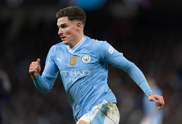 Man City chốt giá bán Julian Alvarez