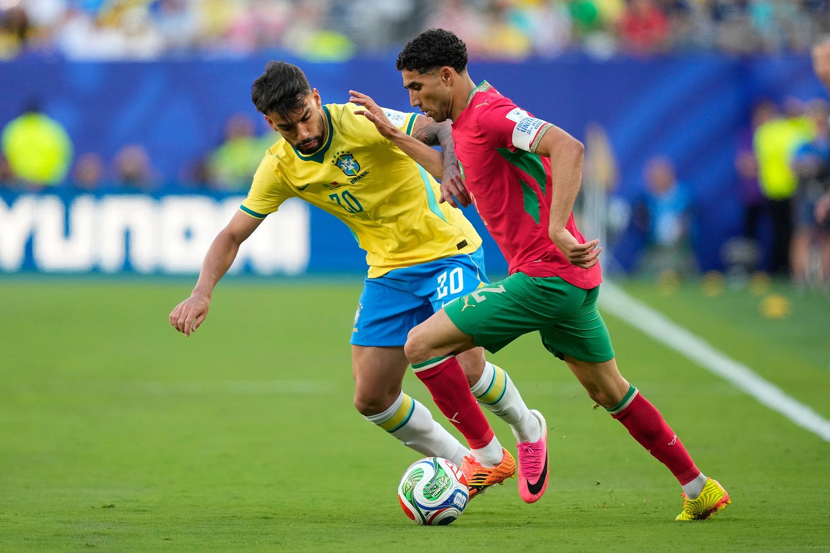 Achraf Hakimi đã có lần thứ 12 khoác áo đội tuyển quốc gia tham dự World Cup, trở thành cầu thủ châu Phi có số lần ra sân nhiều nhất
