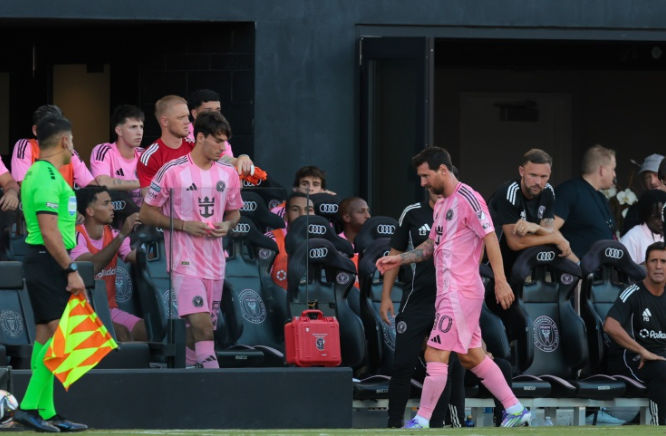 Inter Miami xác nhận Messi bị chấn thương cơ nhẹ ở chân phải và sẽ phải nghỉ thi đấu ít nhất ba tuần