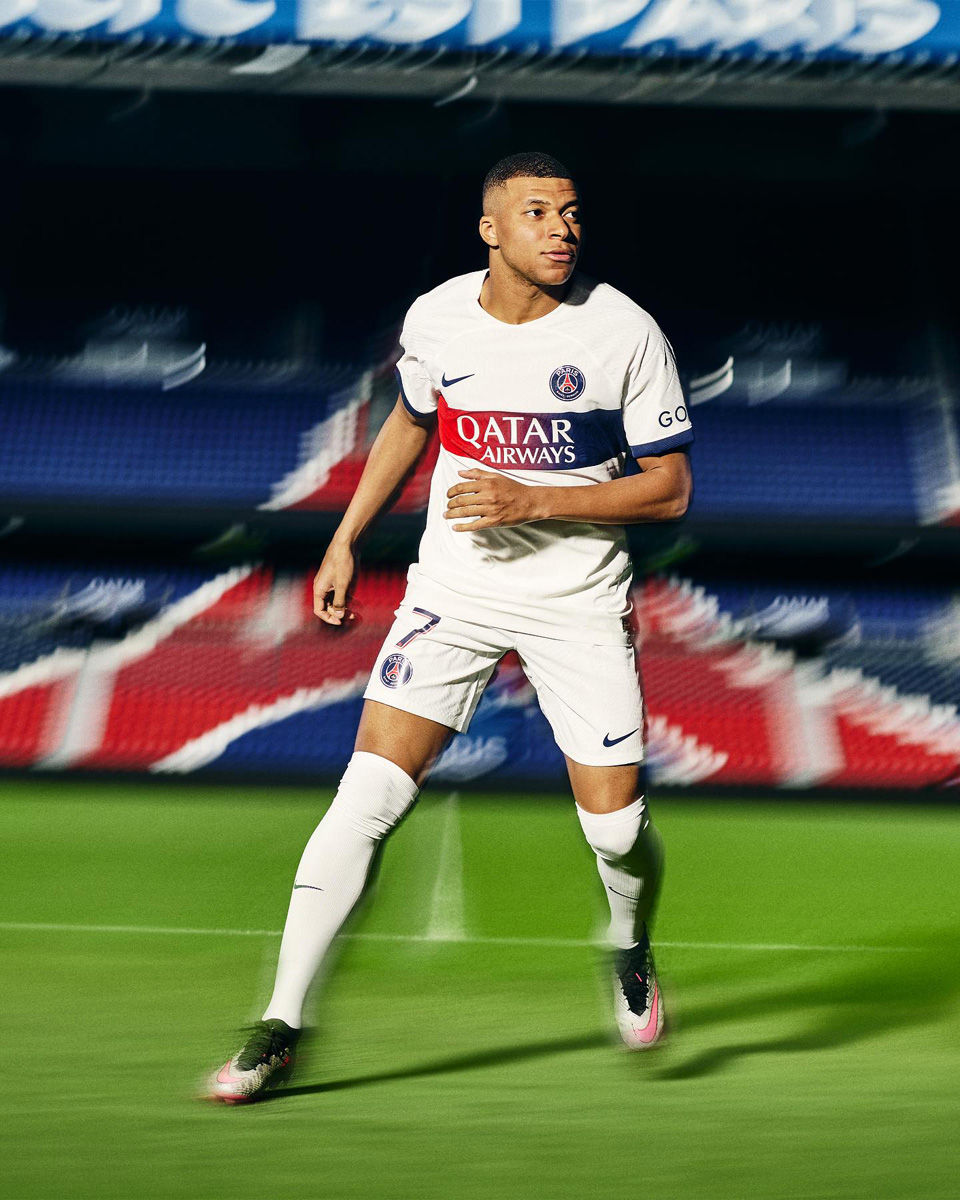 Áo Đấu Sân Khách Của Paris Saint-Germain 2023-24