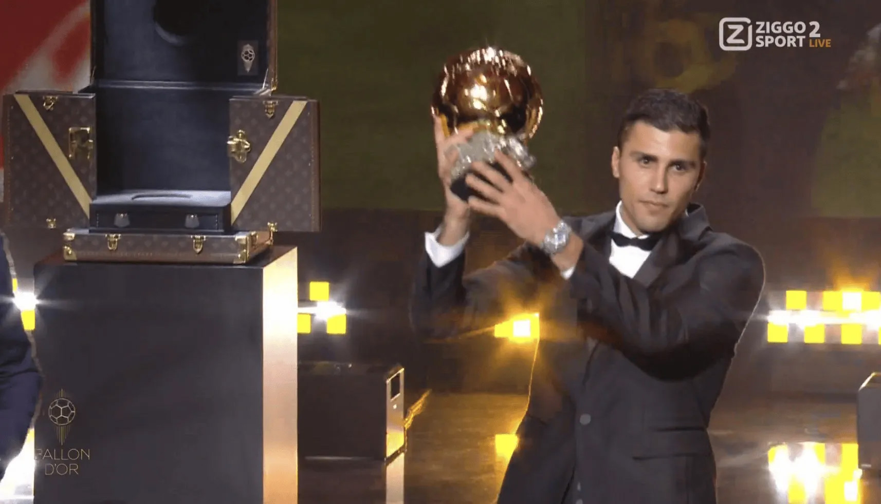Rodri giành được Quả Bóng Vàng, chính thức phá vỡ sự thống trị của Messi và các cầu thủ Real Madrid từ năm 2009 đến nay