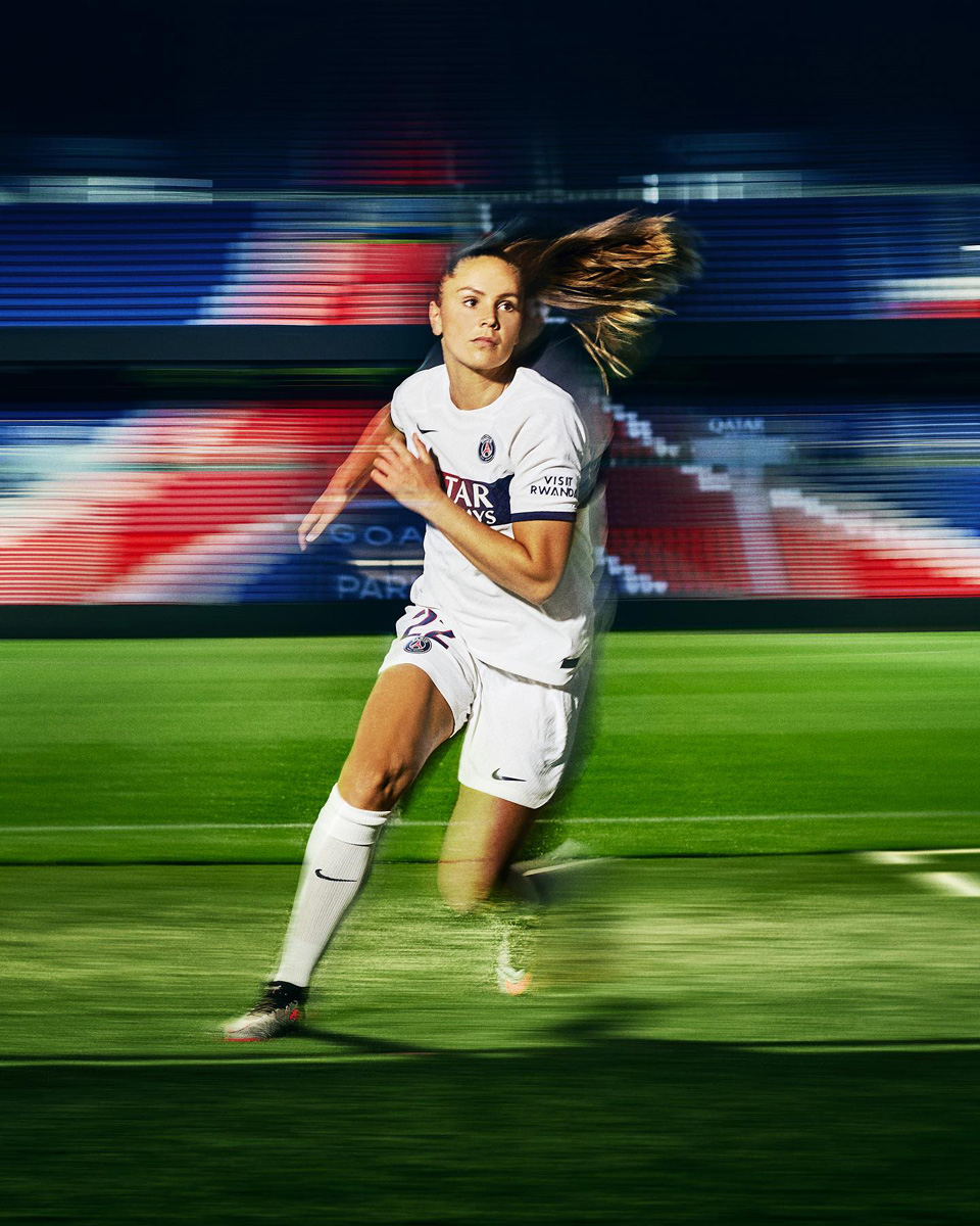 Áo Đấu Sân Khách Của Paris Saint-Germain 2023-24