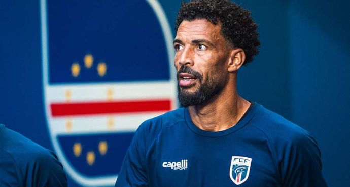 World Cup Sensation Vozinha Signs with Colo Colo