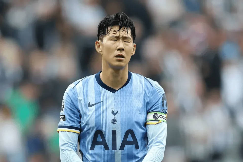 Son Heung-min kinh ngạc khi Tottenham chỉ gia hạn hợp đồng thêm một năm với mình thay vì ký hợp đồng mới