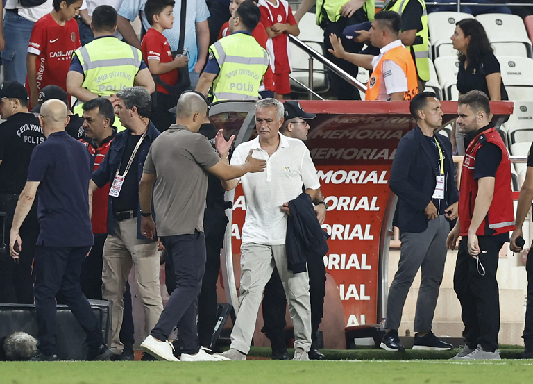 Mourinho: Fenerbahce vẫn có cơ hội đoạt chức vô địch VĐQG Thổ Nhĩ Kỳ mùa này