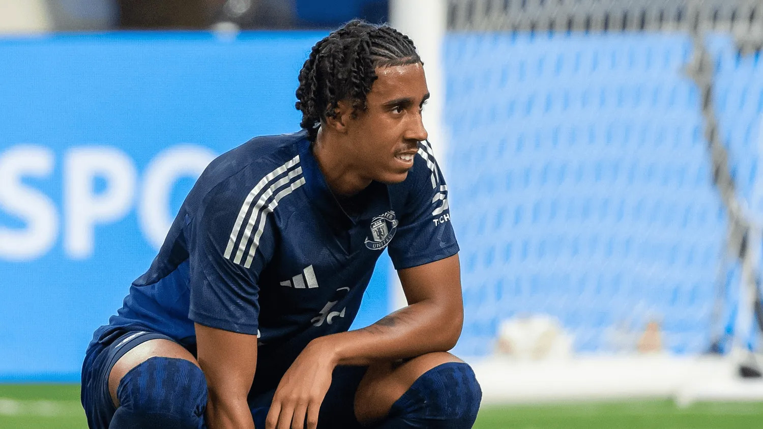 Manchester United: Yoro gặp gãy xương bàn chân, có lẽ sẽ bỏ lỡ sáu trận đầu tiên của Premier League