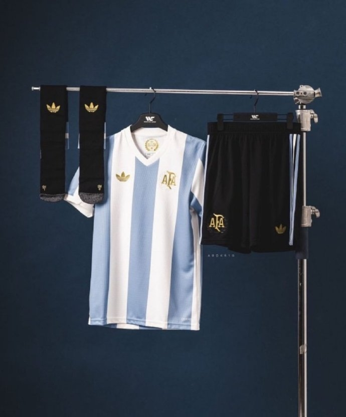 ĐTQG Argentina ra mắt áo đấu đặc biệt để kỷ niệm 50 năm hợp tác với Adidas