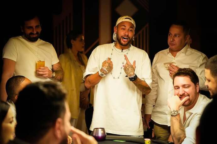 Neymar in poker tournament gallery: poker, friends and pagode = happiness❤️🙏