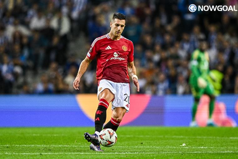 Bayern Munich rival Real Madrid in Diogo Dalot chase